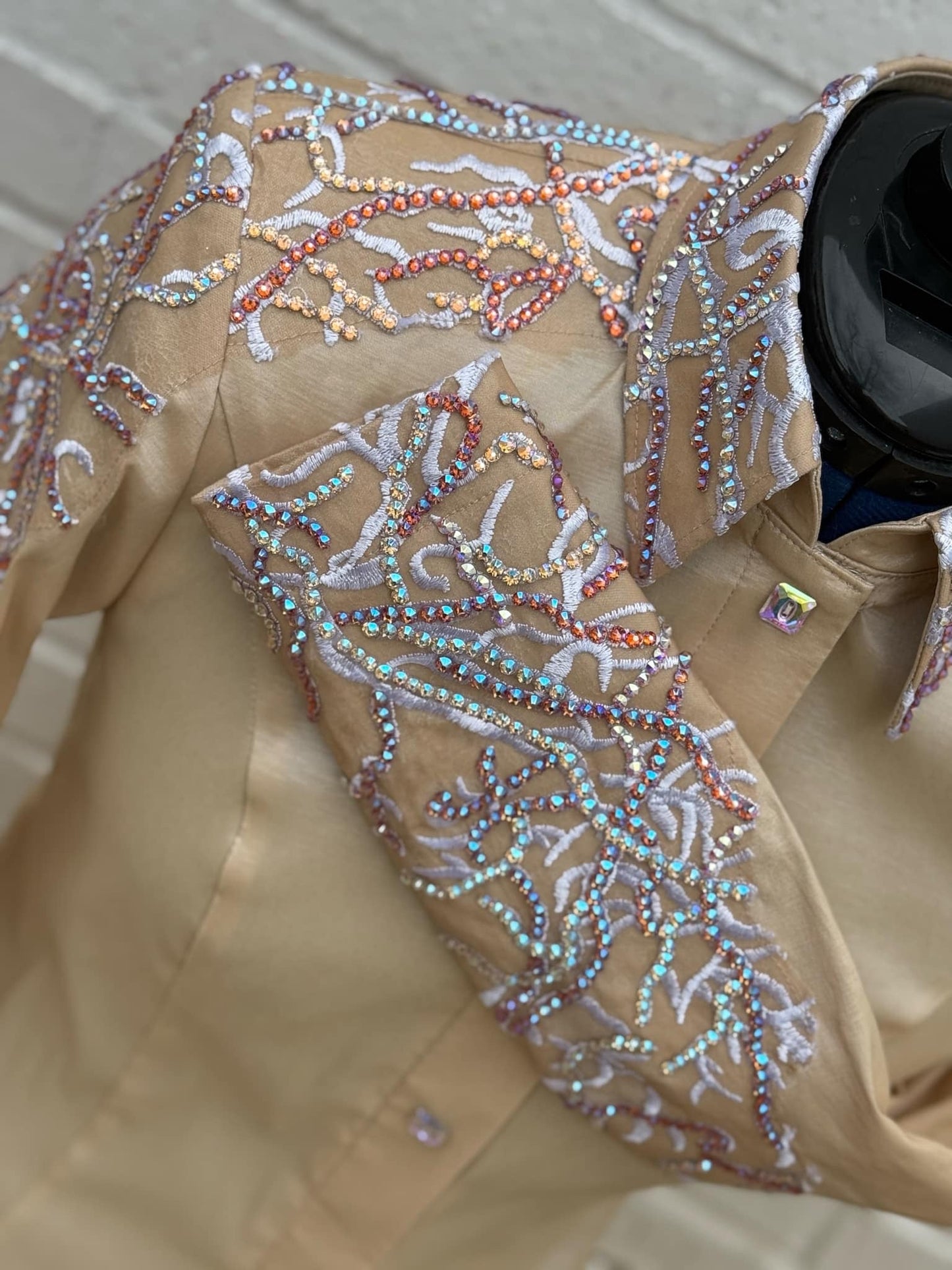 Unbridled Couture Bubbly Day Shirt - Medium