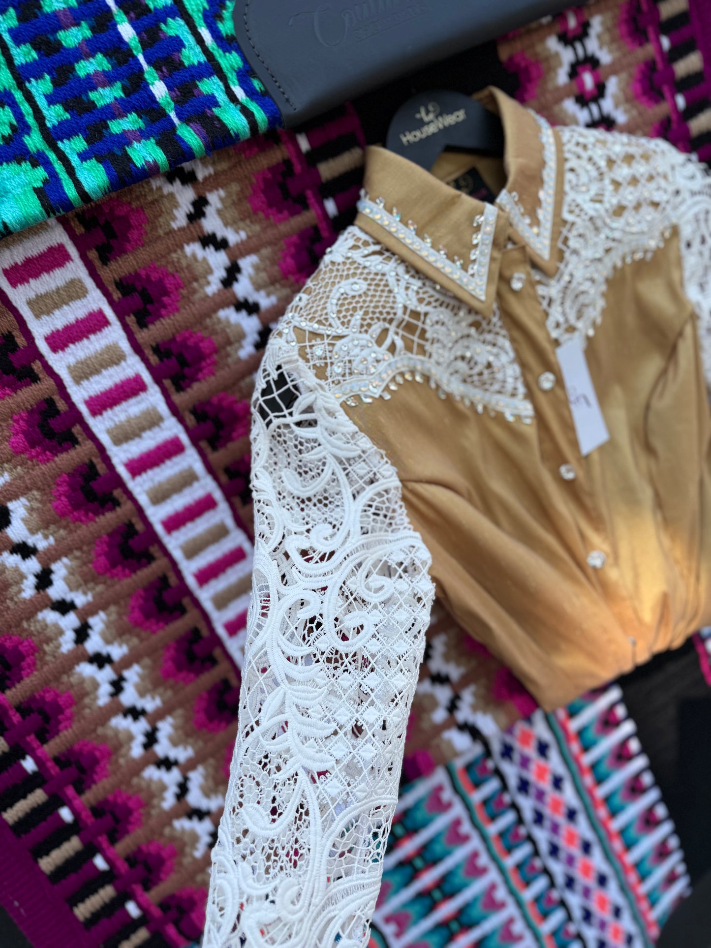 Housewear Show Clothing Gold & Lace Day Shirt - Small/Medium