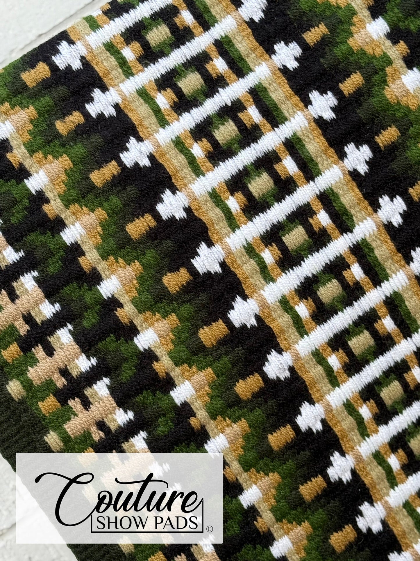 Evergreen Shine Couture Show Pad