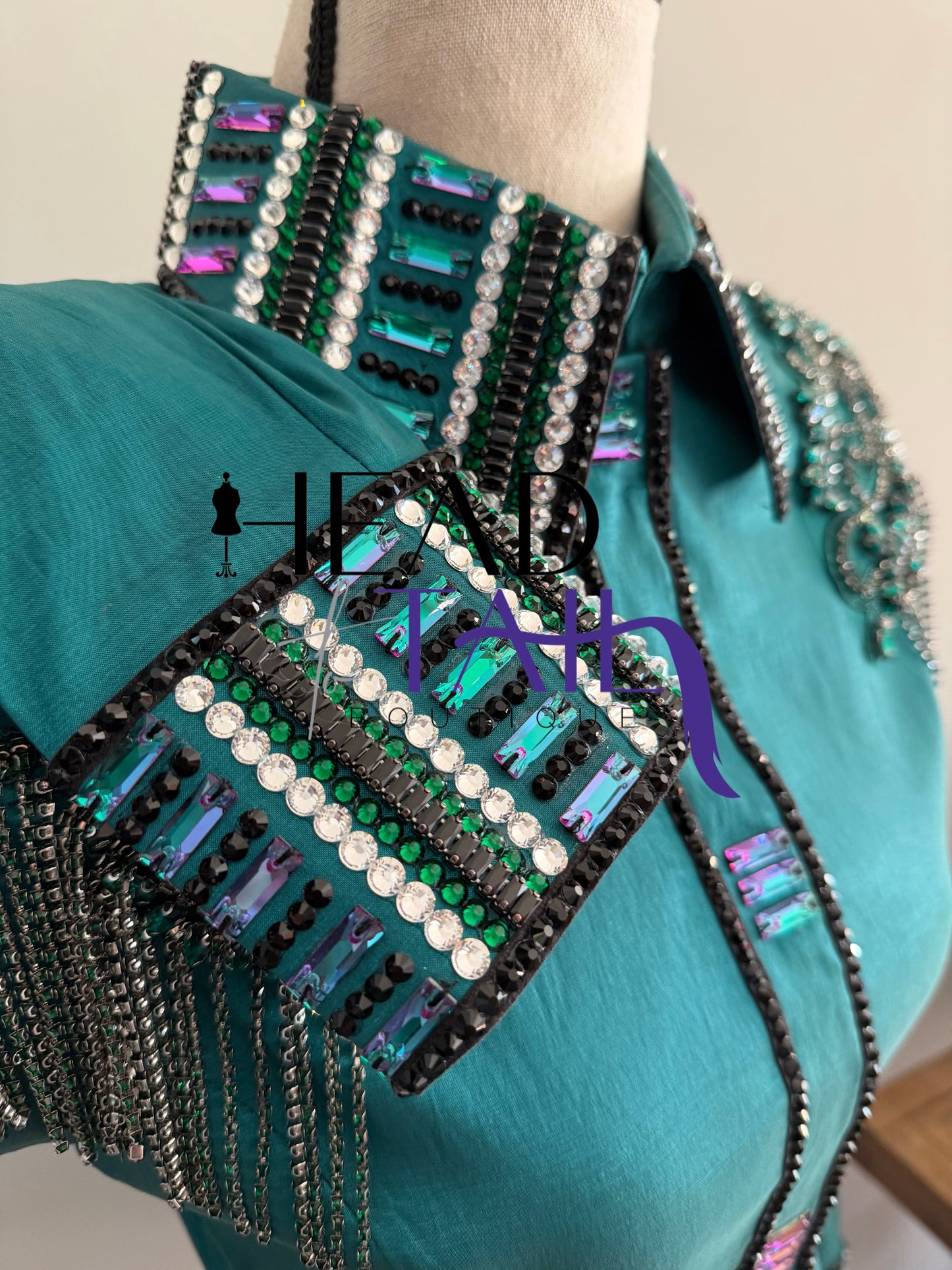 Unbridled Couture Emerald w/ Purple Hint Shoulder Design Day Shirt - Small