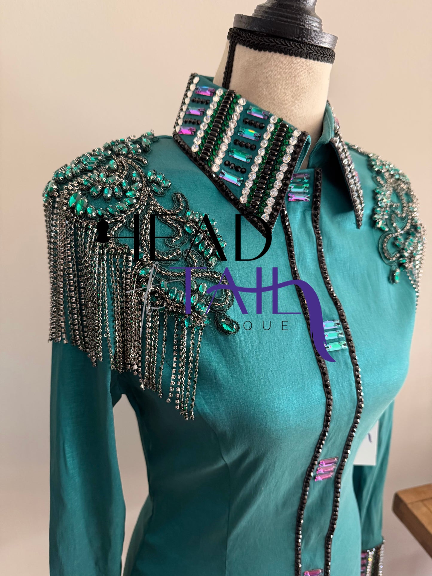 Unbridled Couture Emerald w/ Purple Hint Shoulder Design Day Shirt - Small
