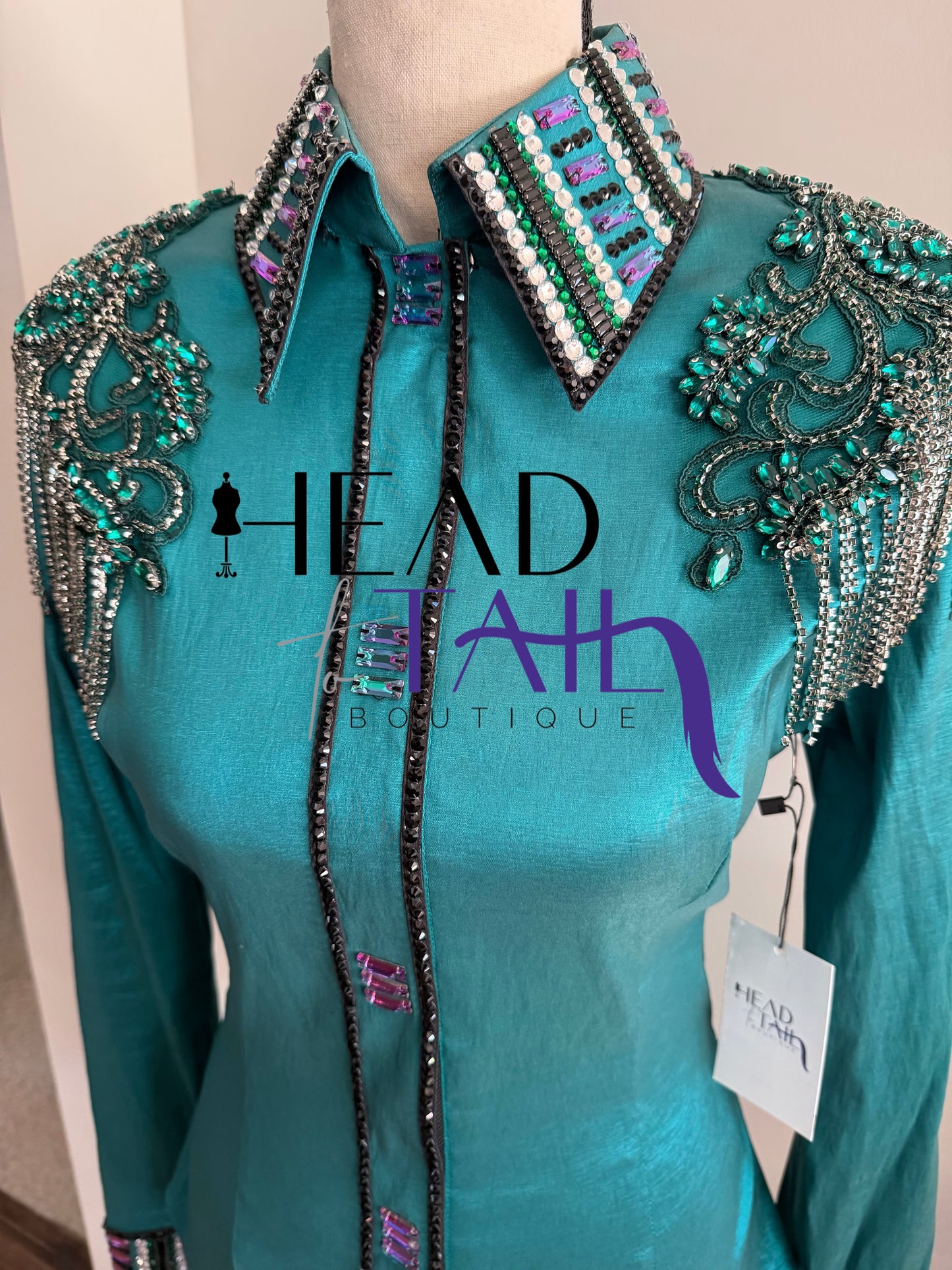 Unbridled Couture Emerald w/ Purple Hint Shoulder Design Day Shirt - Small