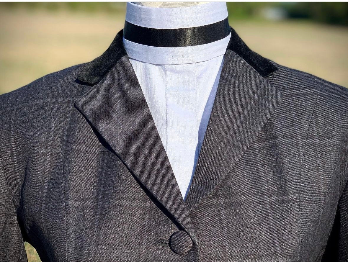 Boo Yah White Shirt with Black Ribbon Stripe and Black/Gold Open Diamond Collars - Size 32