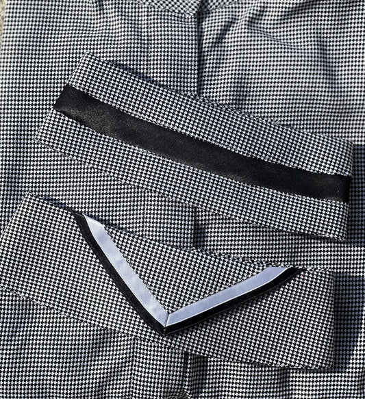 Boo Yah White/Black Houndstooth Print Hunt Shirt with Black Velvet Strip and Black/Burgundy Filled Diamond Collars - Size 34