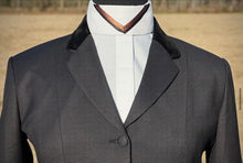 Load image into Gallery viewer, White: Black Thick Ribbon &amp; Black/Brown V Collars - Size 32
